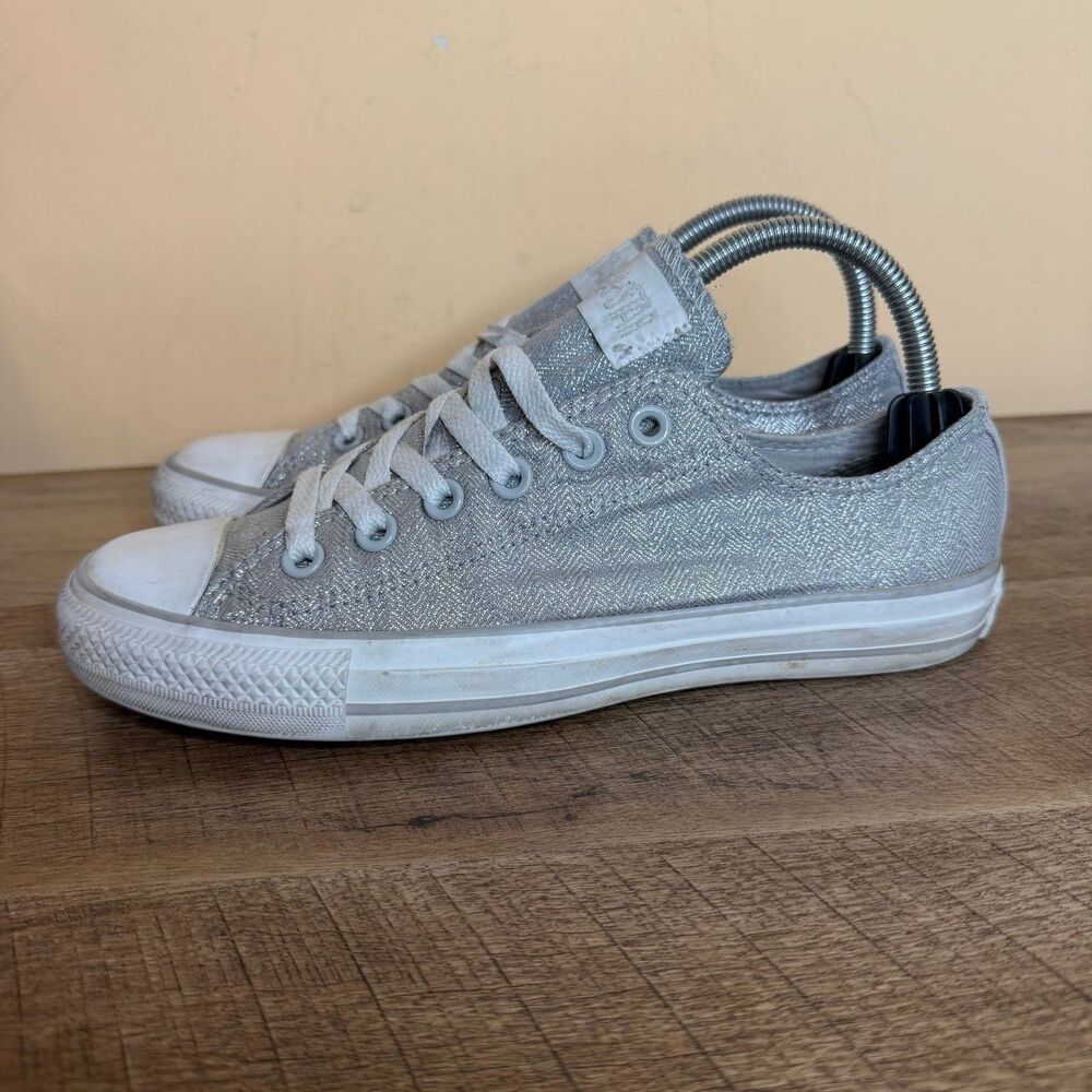 Silver Low-Top Canvas Sneakers - Women's Casual Lace-Up Sz 8